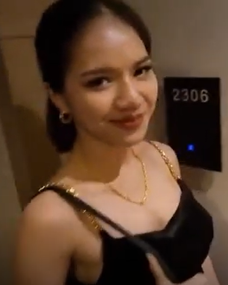 คลิปโป๊กระหรี่สาวไทยหน้าสวยเย็ดฝรั่ง